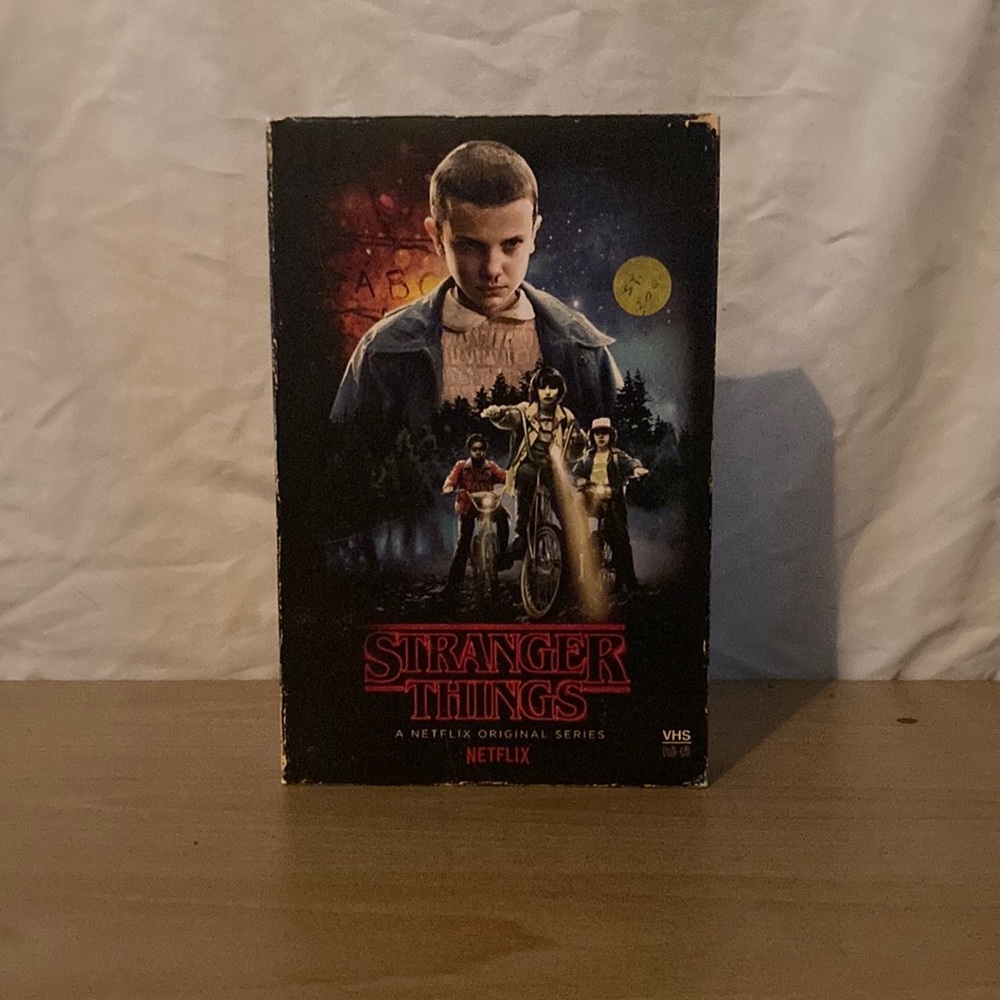 Stranger things season 1